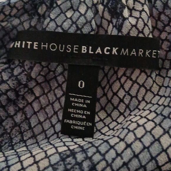 White House Black Market blue white snakeskin print blouse Sz 0 XS NWOT - Picture 6 of 6